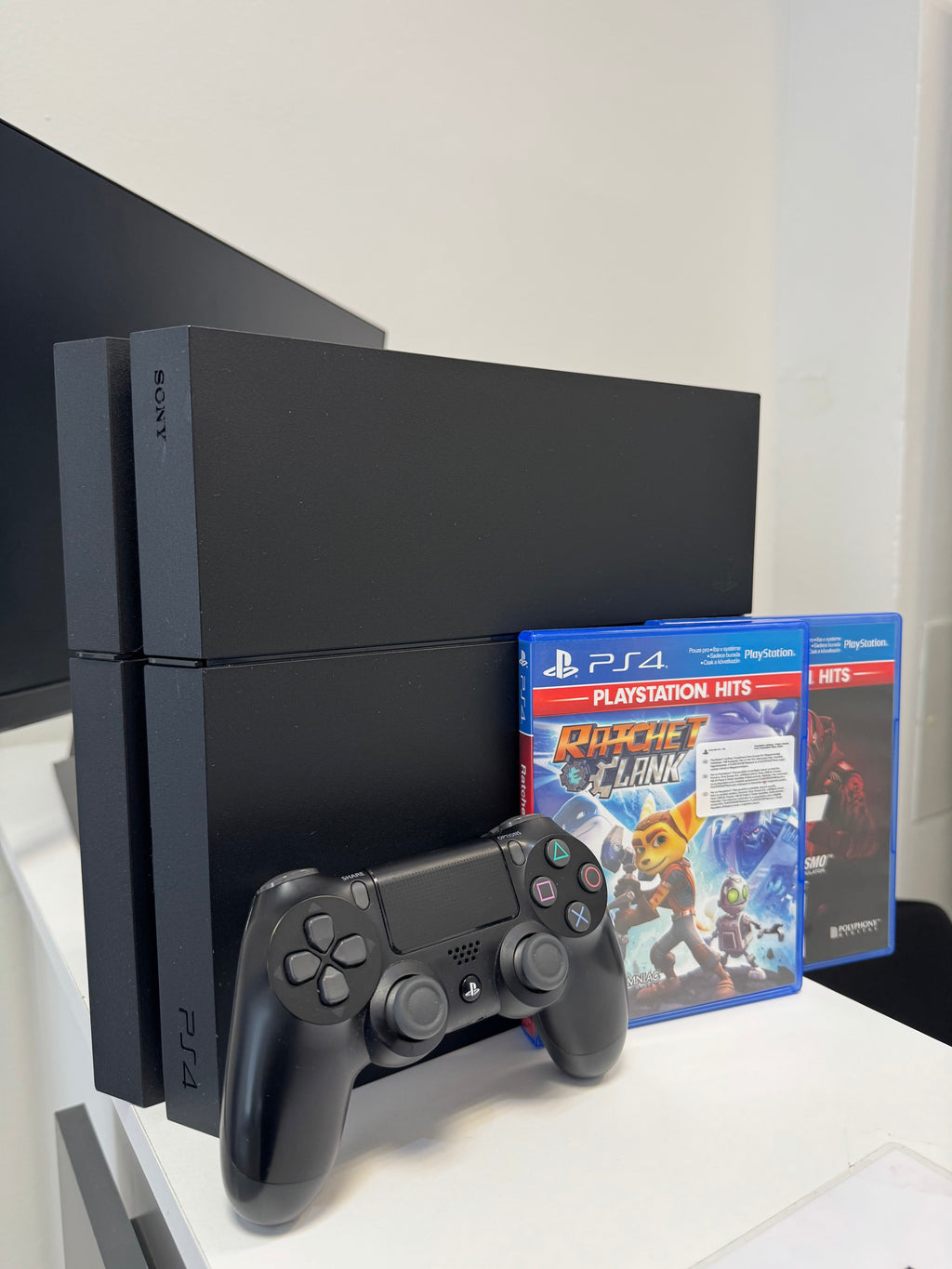 PlayStation 4 500GB BAZÁR + 2 hry (Ratchet & Clank a Gran Turismo Sport)